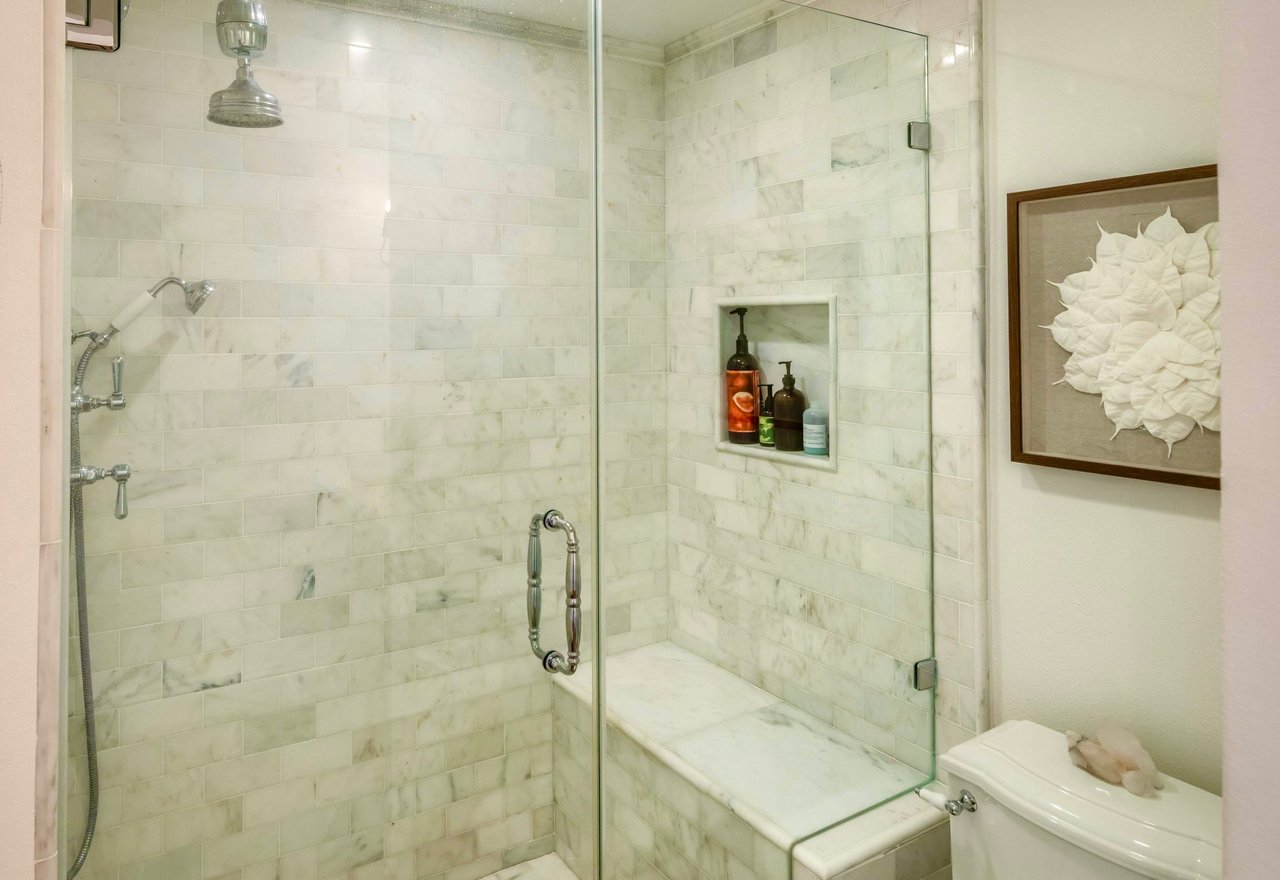 2385 Roscomare Rd Unit: D3, Bel Air 