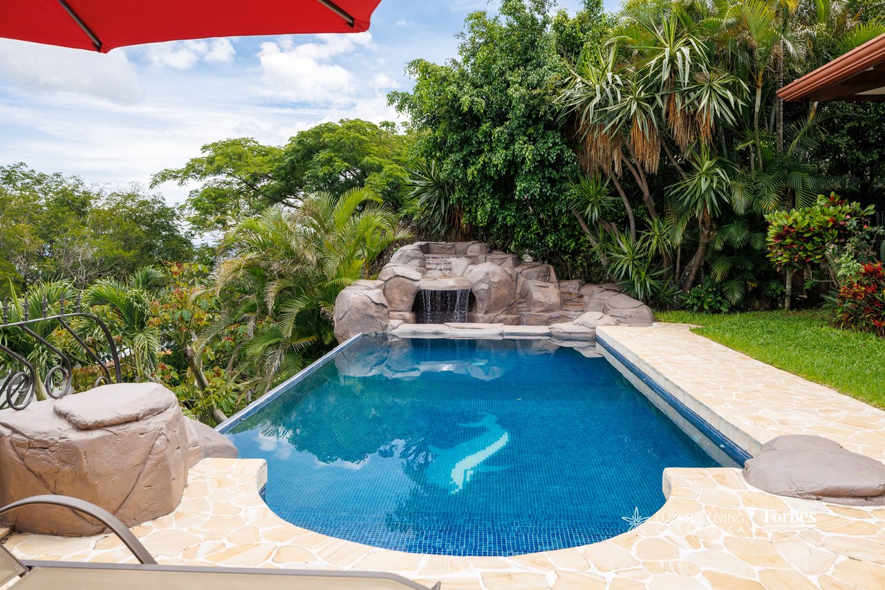 21471 - Luxury colonial house with 4 bedrooms, office, terrace and pool