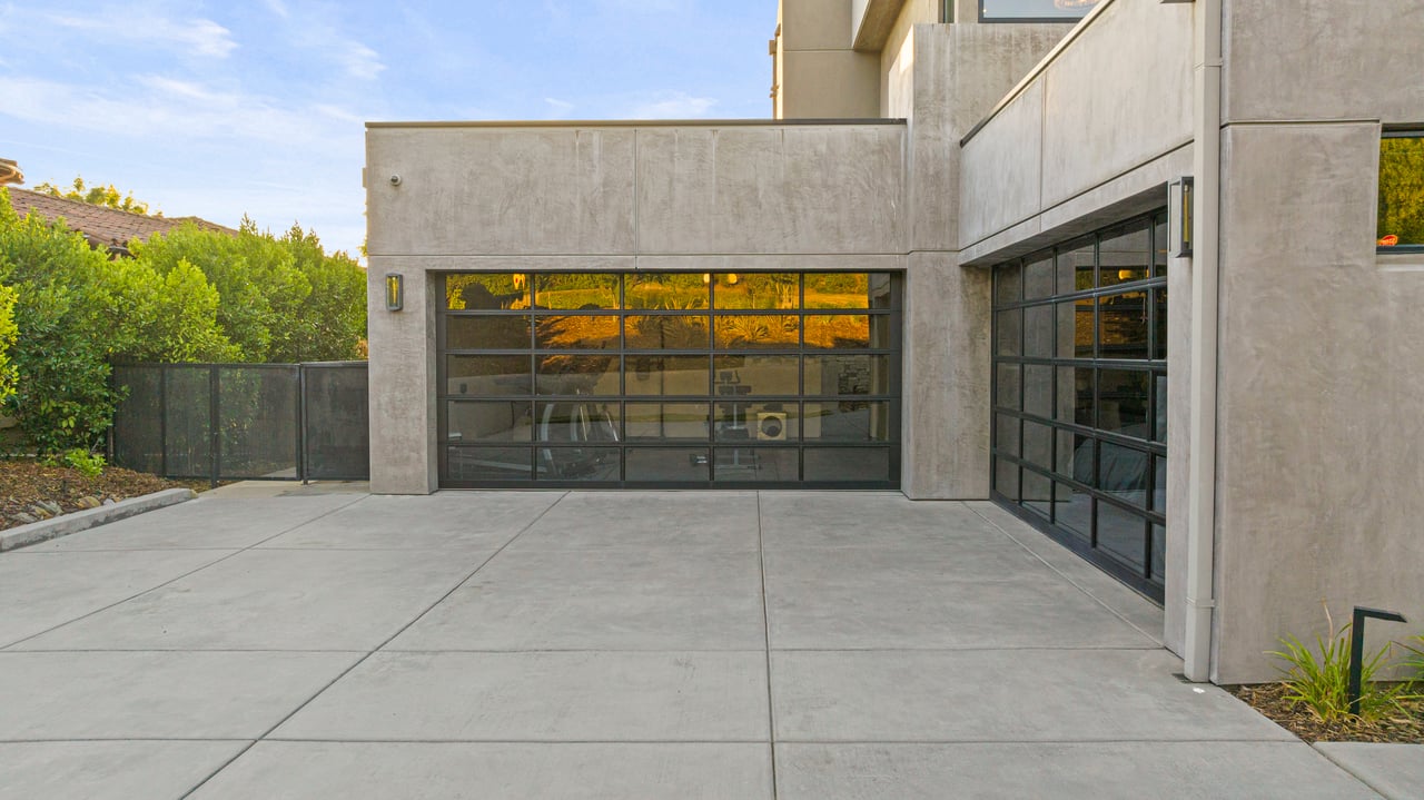 4573 Greenview Drive