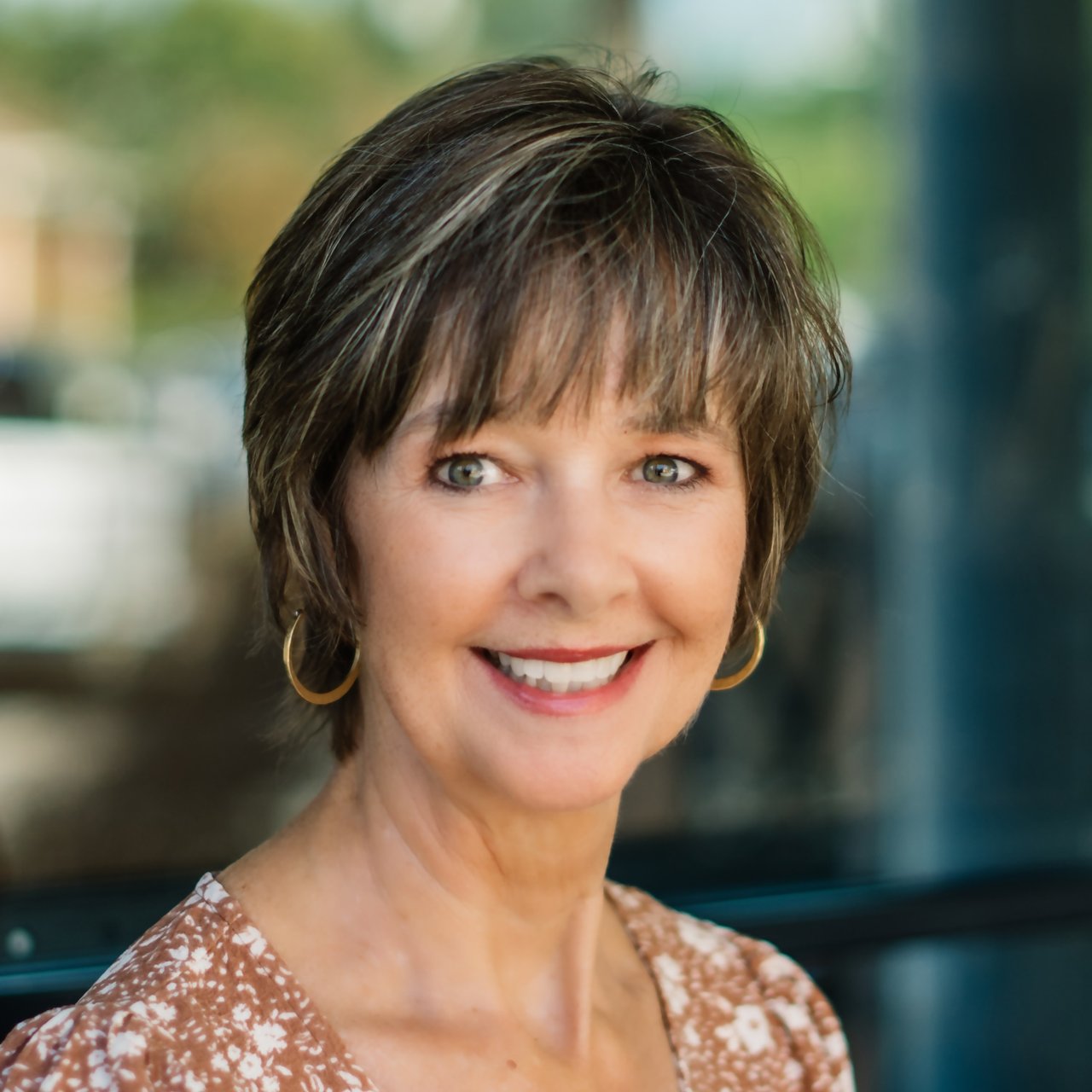 Cindi Moore Charlotte, NC Real Estate Agent Headshot
