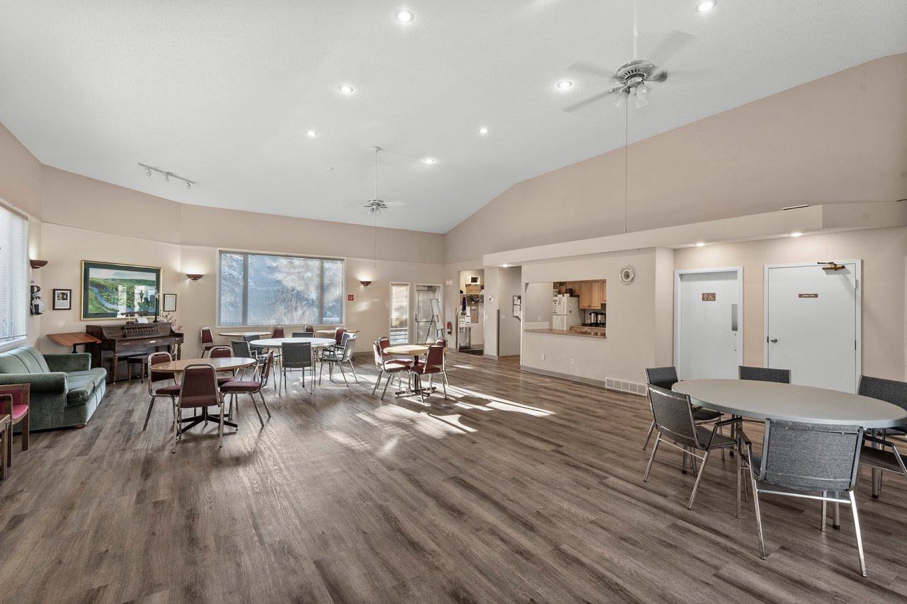 180 Valley Ridge Heights NW