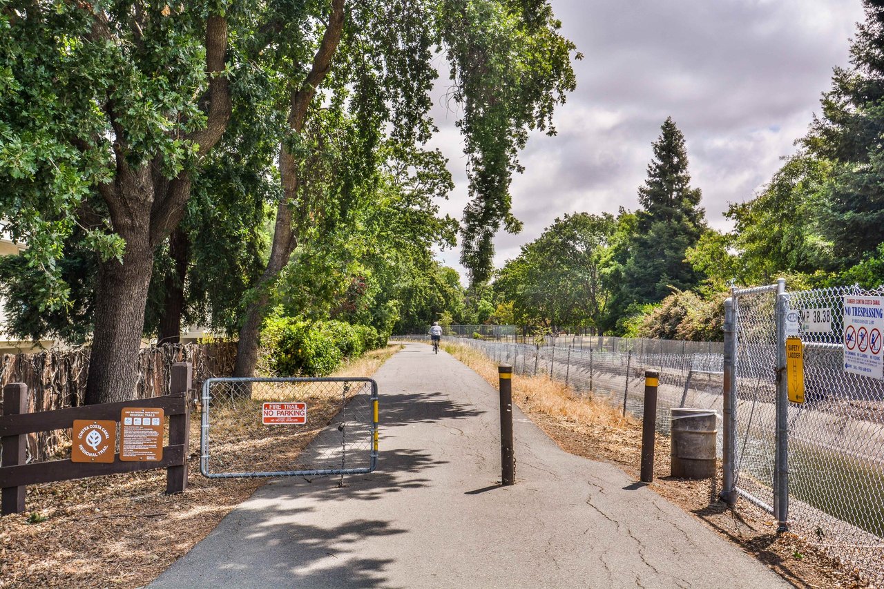 2582 Oak Rd. #217, Walnut Creek