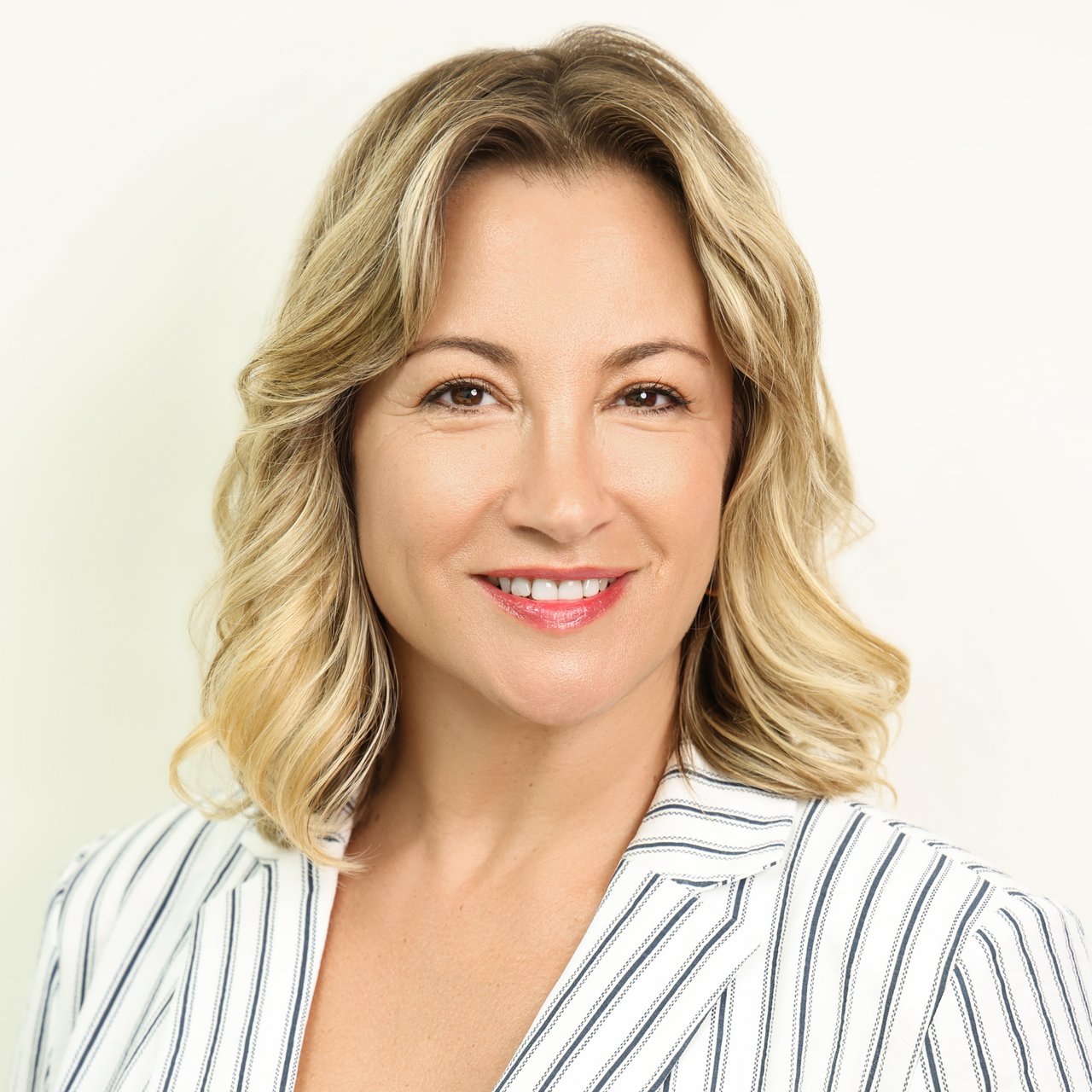 Ozlem Senyuz Wellington, FL Real Estate Agent Headshot