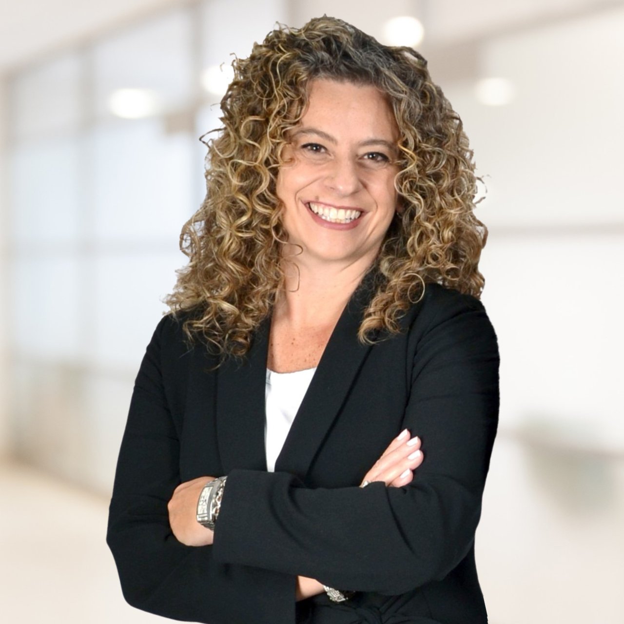 Gina Karalis Toronto, ON Real Estate Agent Headshot