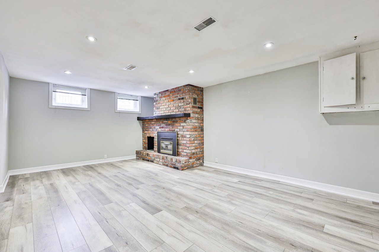 2063 Hixon Street, Oakville