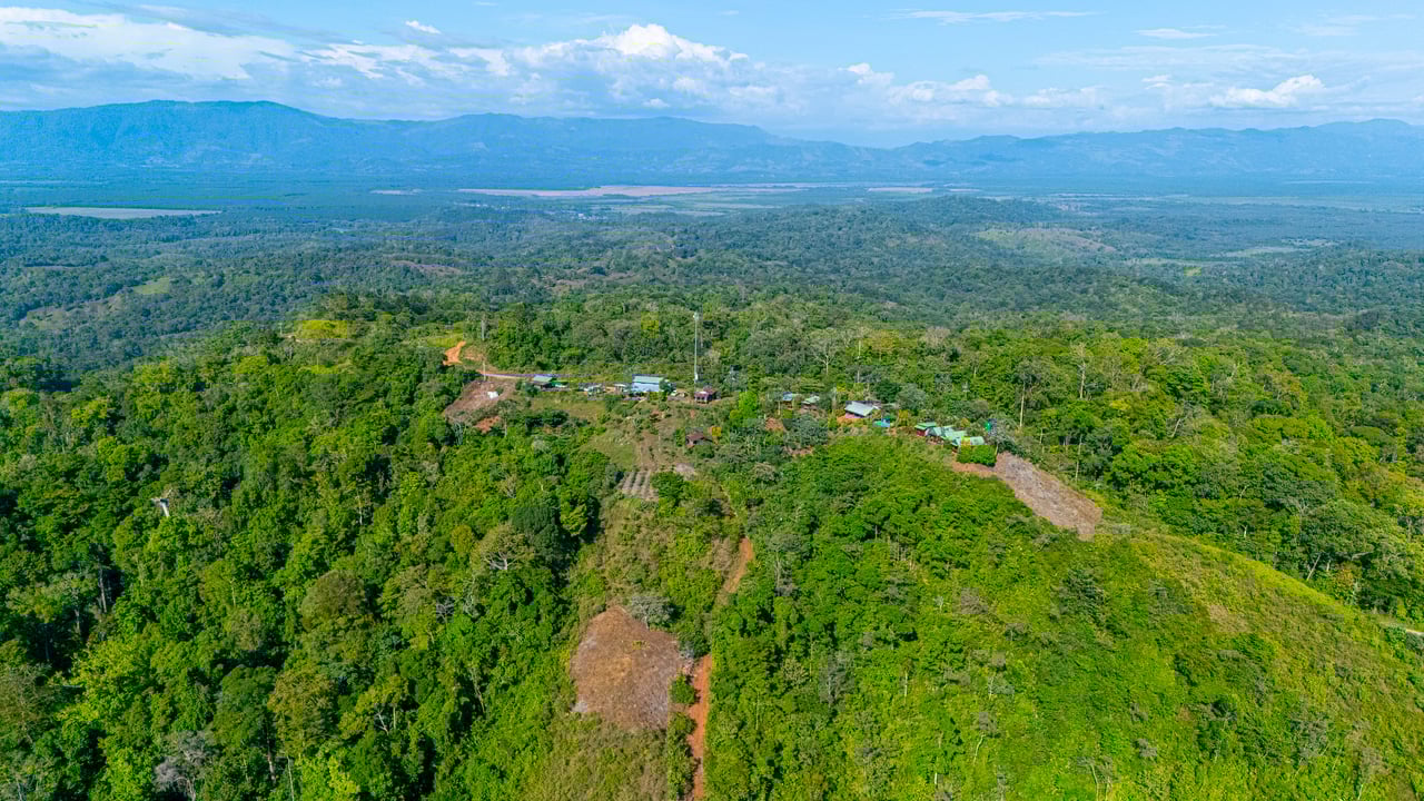 67 acres development (15 titled lots) with breathtaking views in Sierpe