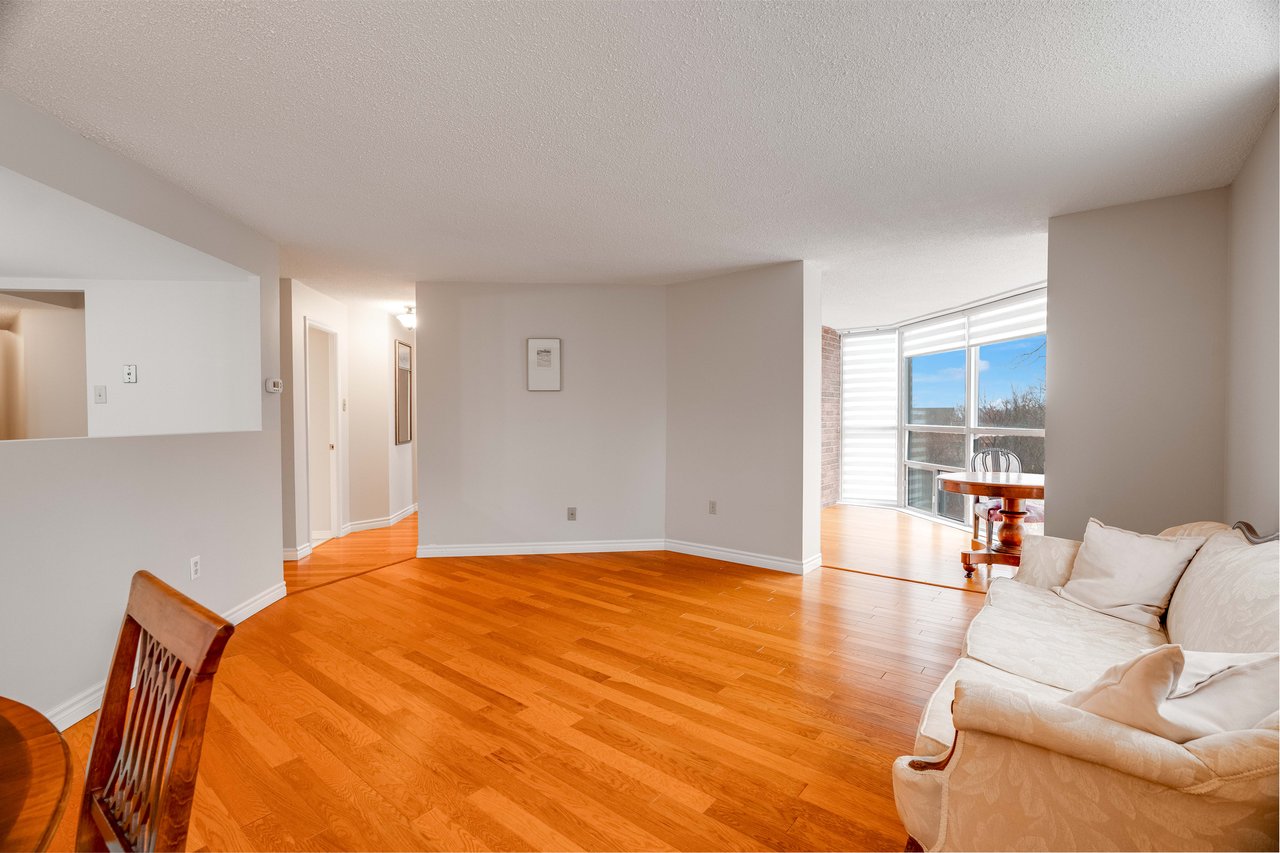 beautiful 2 bedroom 2 bath Condo in downtown London