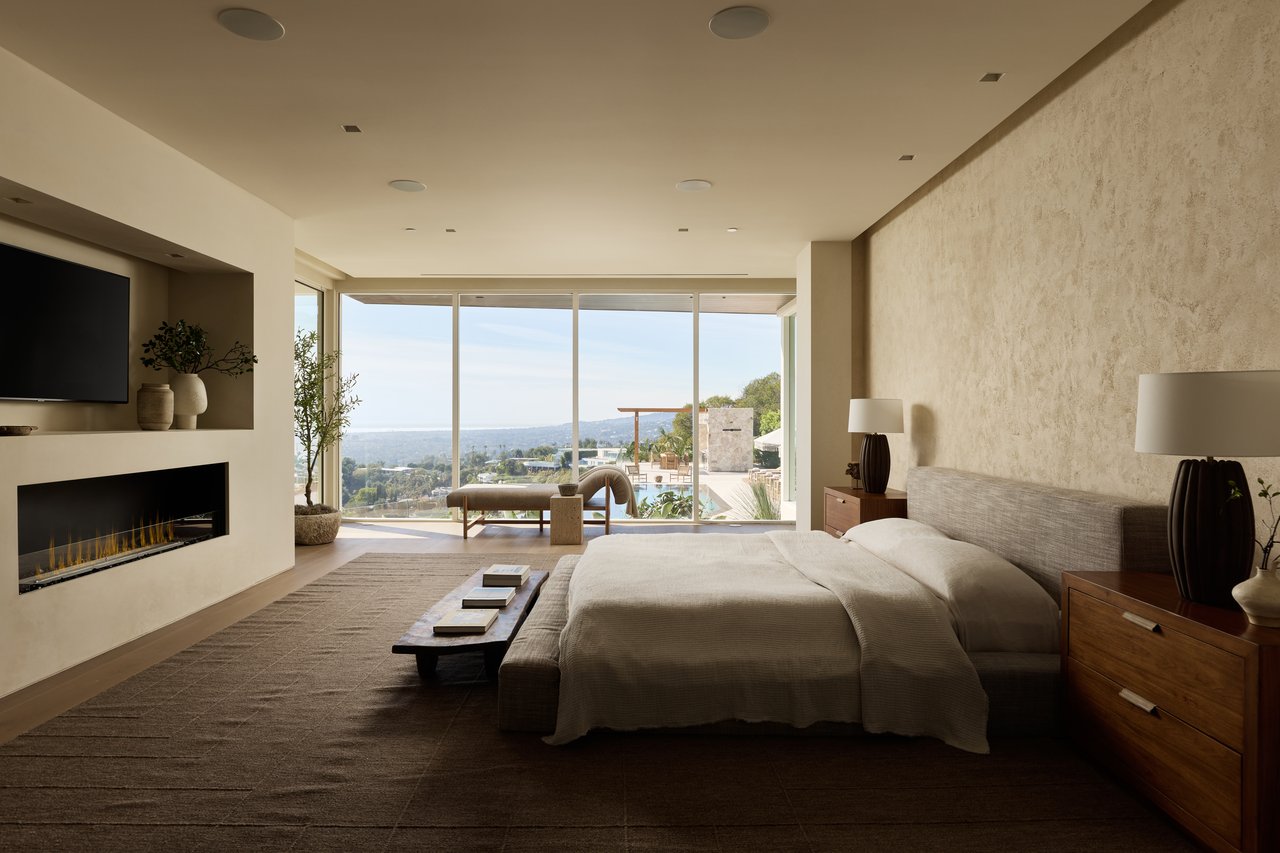 1615 Blue Jay Way, Bird Streets