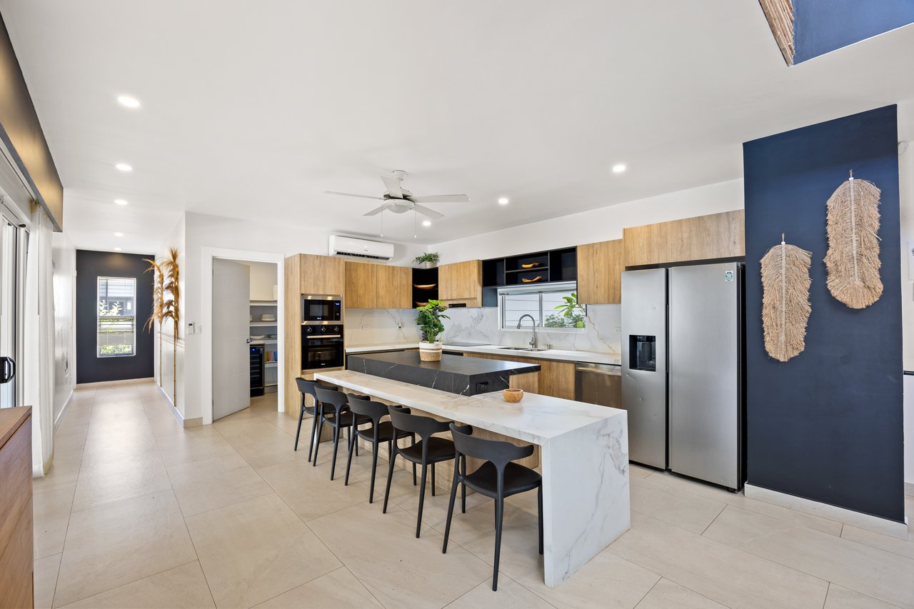 Casa Karibe | Vibrant 5-Bedroom Caribbean-Inspired Villa with Pool in Gated Tamarindo Community