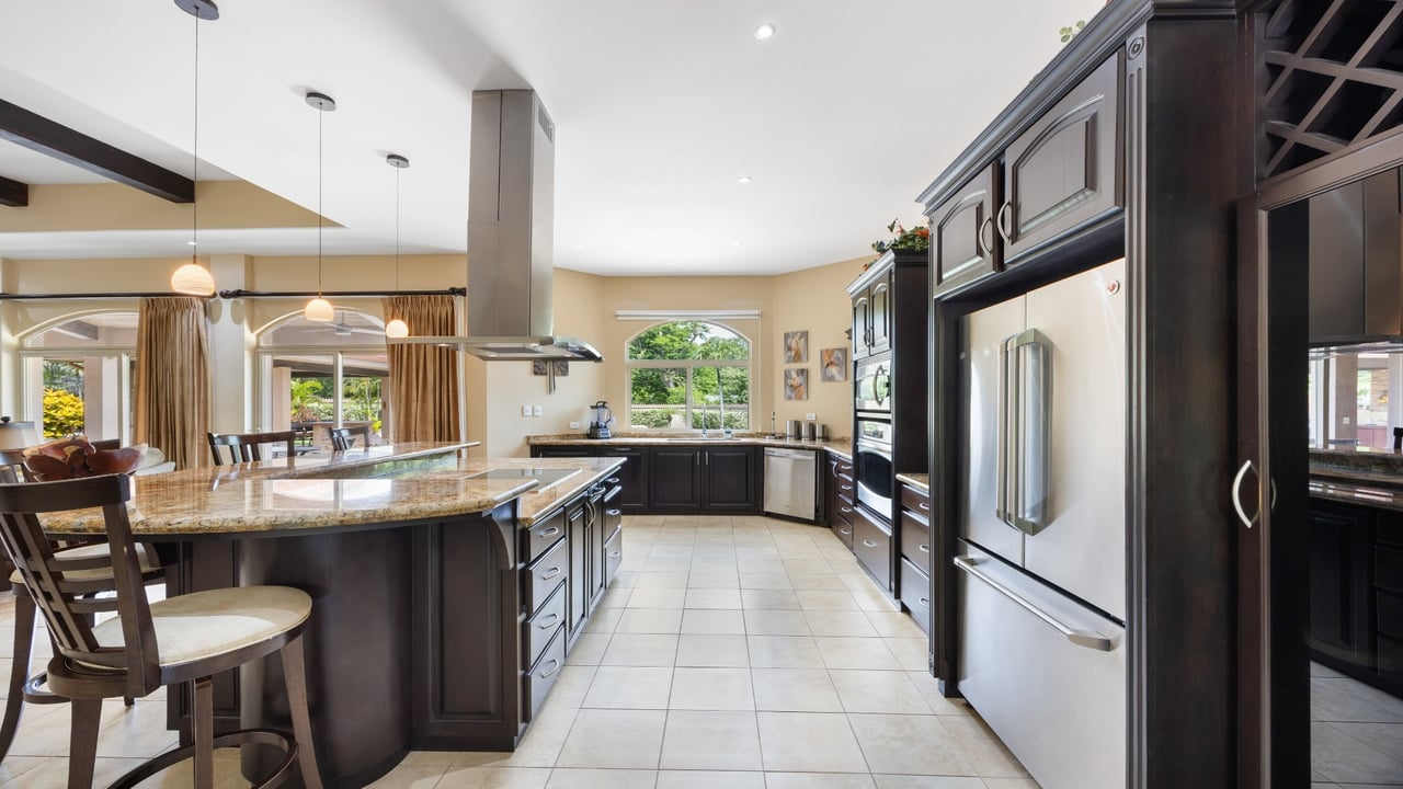 Exquisite Estate in Catalina Cove – Walk to the Beach, Live the Dream