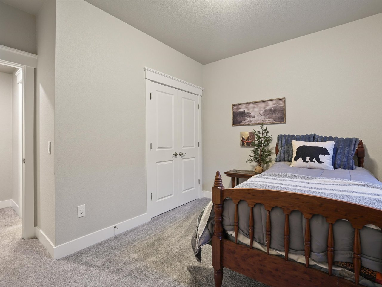 16015 Mountain Flax Drive