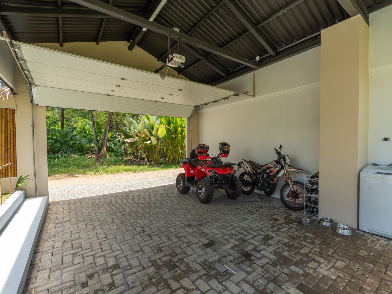 Refined Tropical Home in Uvita, Costa Rica | Walk to Beach & Parque Nacional Marino Ballena