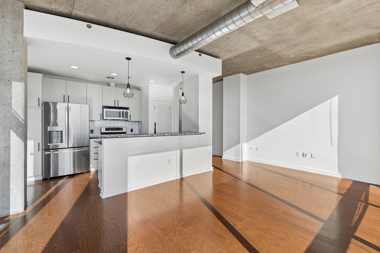 943 Peachtree Street NE Unit 913