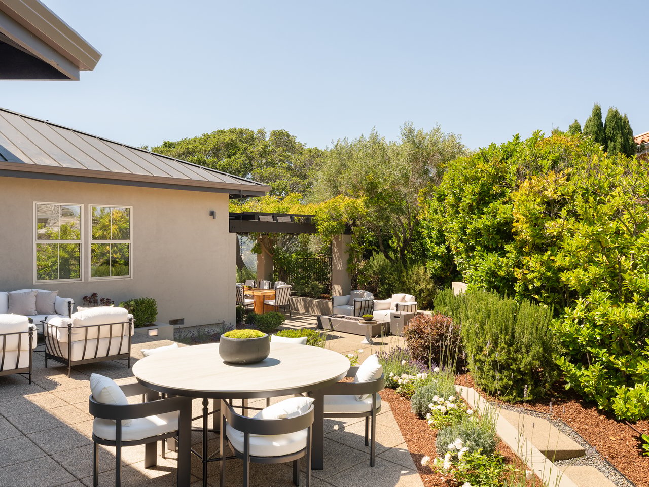 Architectural Modernism, Bay Views, and Exceptional Outdoor Living
