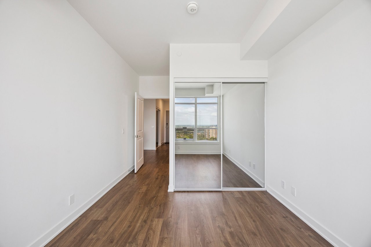 50 Upper Mall Way #2109