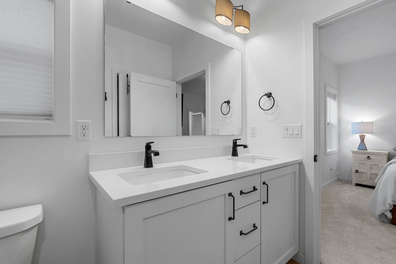 Ellis Hills - Howard Condo