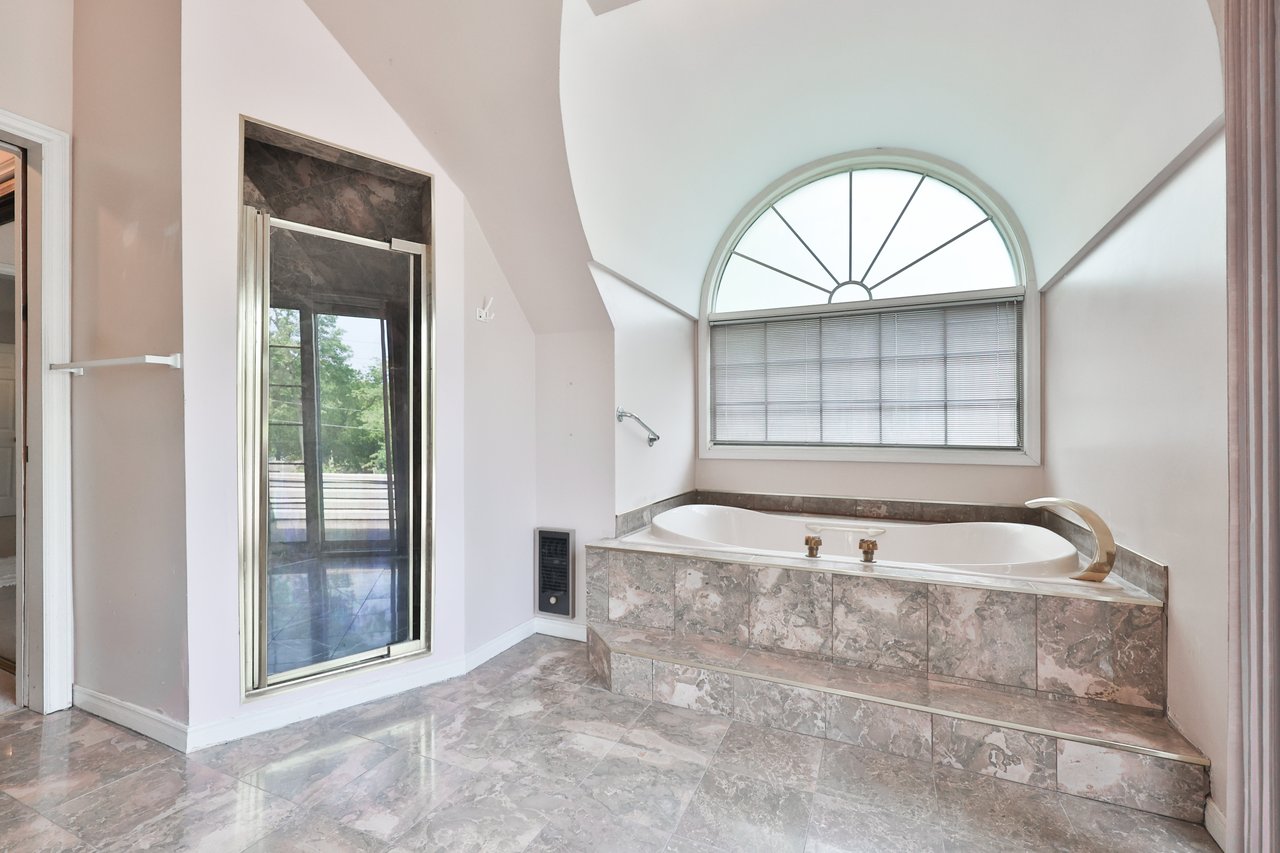 78 West River Street, Oakville
