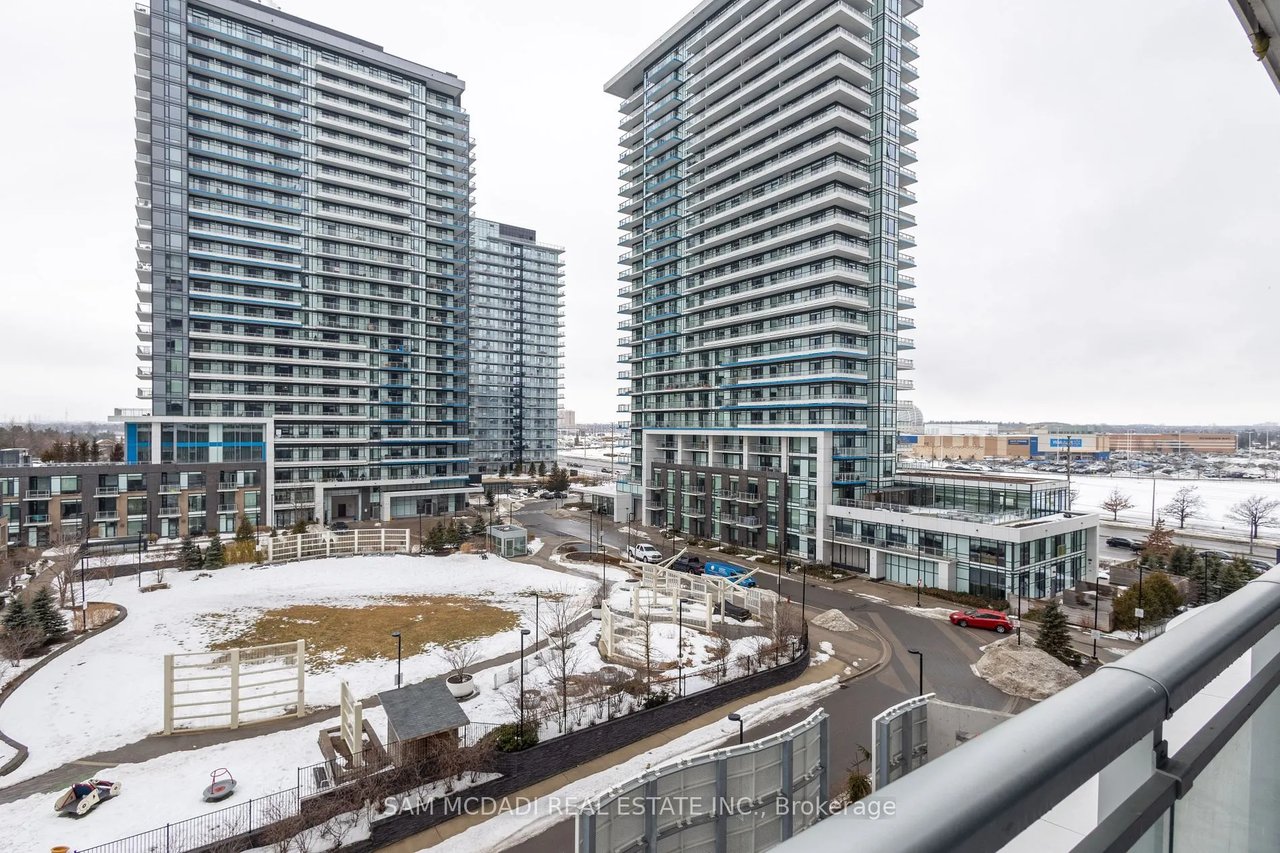 2520 Eglinton Ave W #410