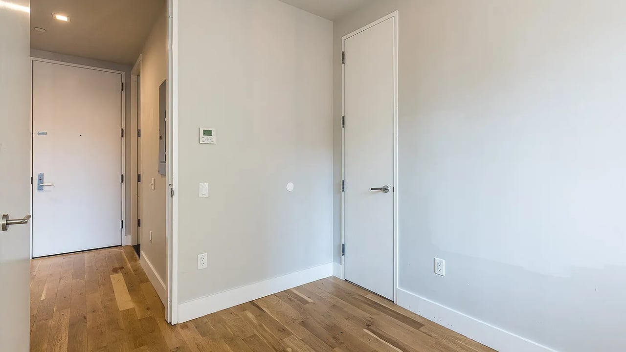 185 Leonard St 1A