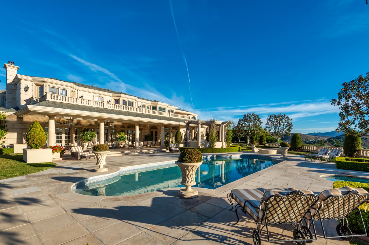 996 Vista Ridge Lane