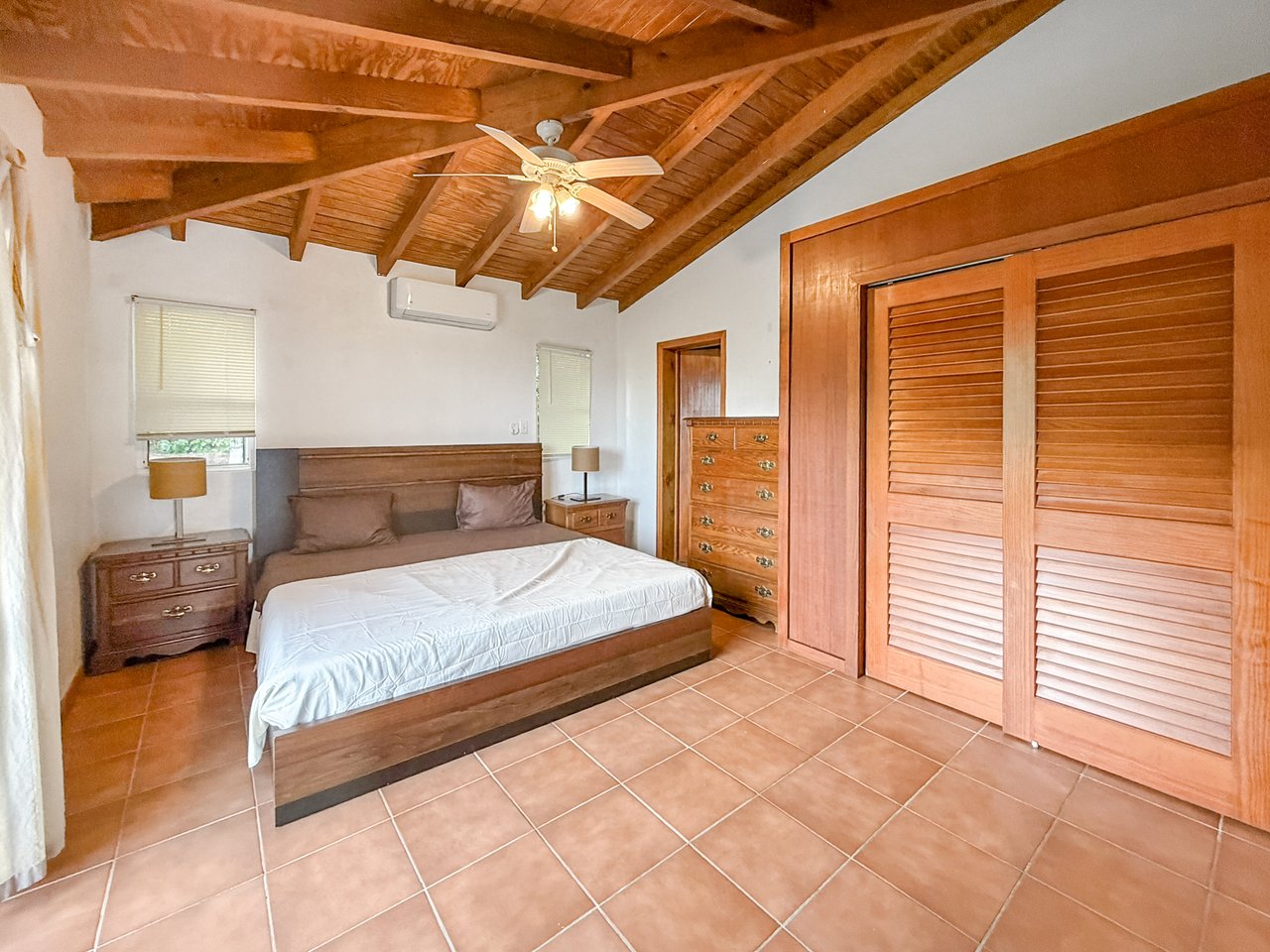 587 Lambert Beach Villa 3 Bedrooms