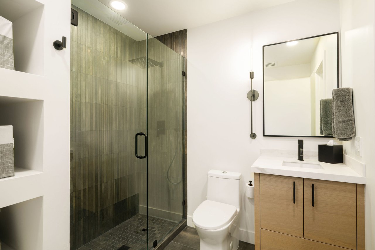 2737 E ARIZONA BILTMORE Circle 3