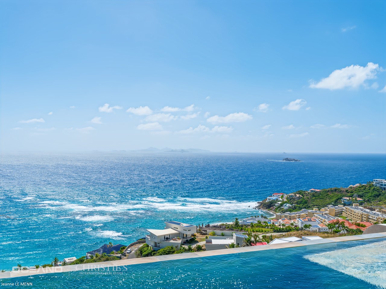 MODERN VILLA WITH SPECTACULAR VIEW -NEWLY BUILT