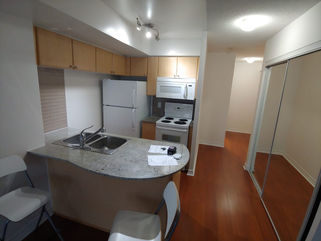 763 Bay St Unit: 1214