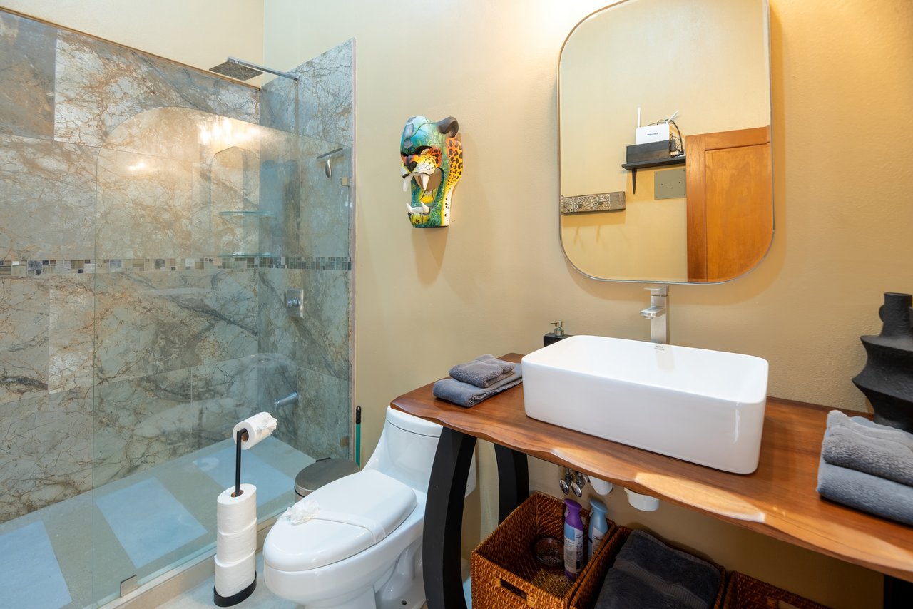 3 Bedroom Stylish Oasis, Close to the Beach and the Uvita River!