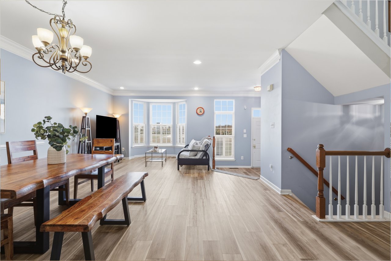 42757 Gelding Sq, Chantilly, VA 20152	