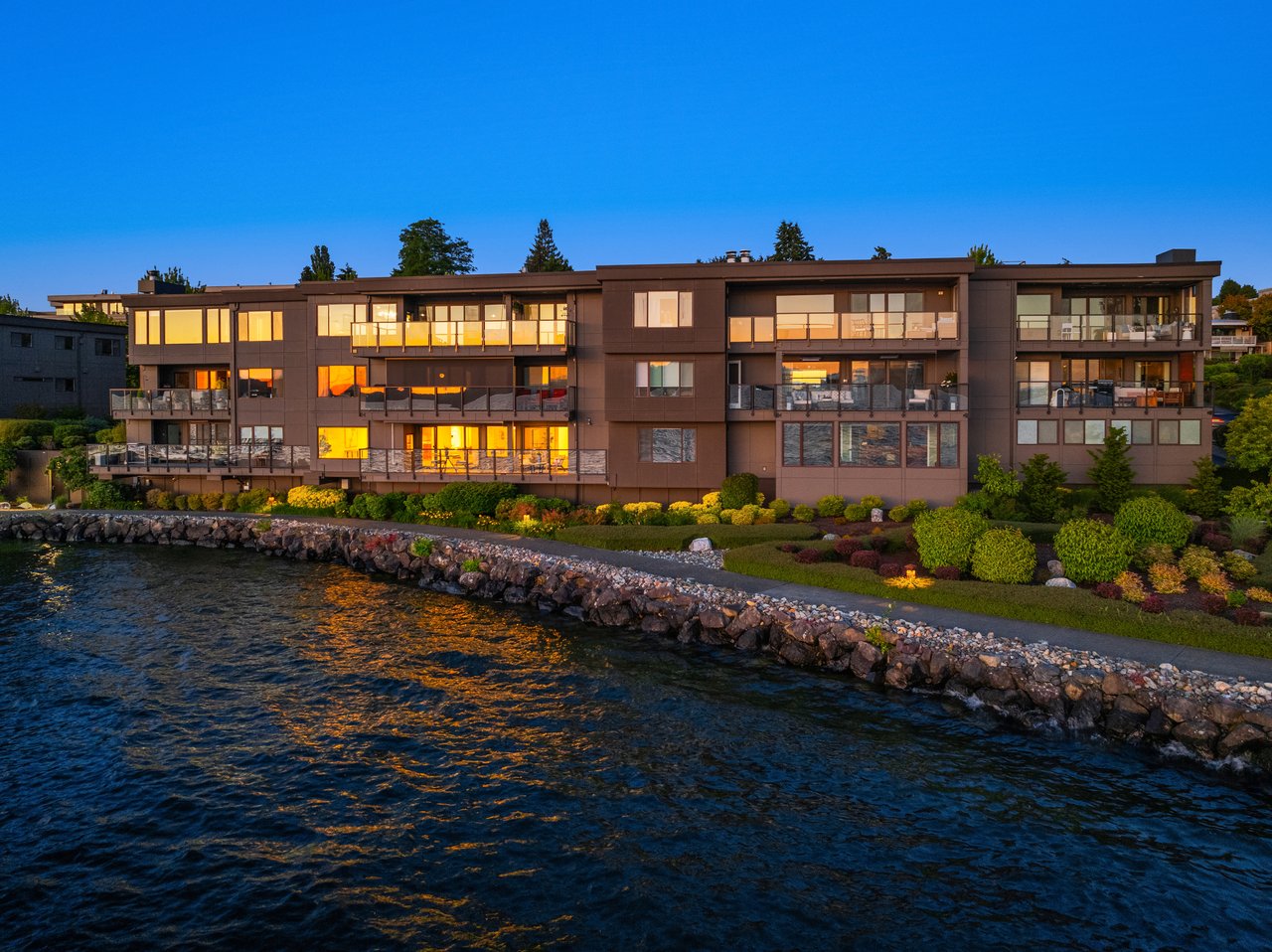 827 Lake Street S Unit: 208