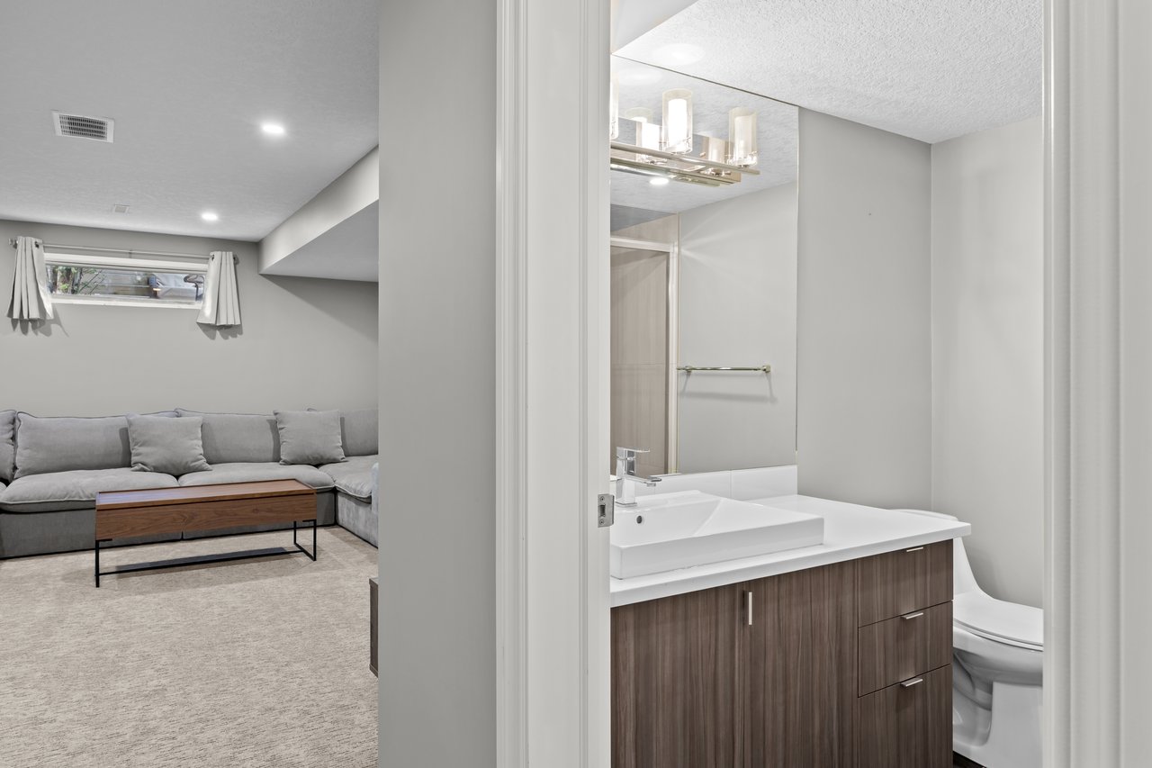 1728 36 Avenue SW Unit: 2