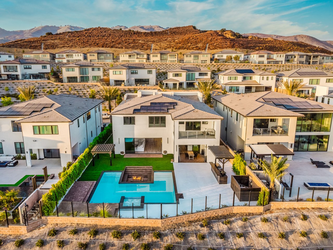 11811 N Greenwood Dr