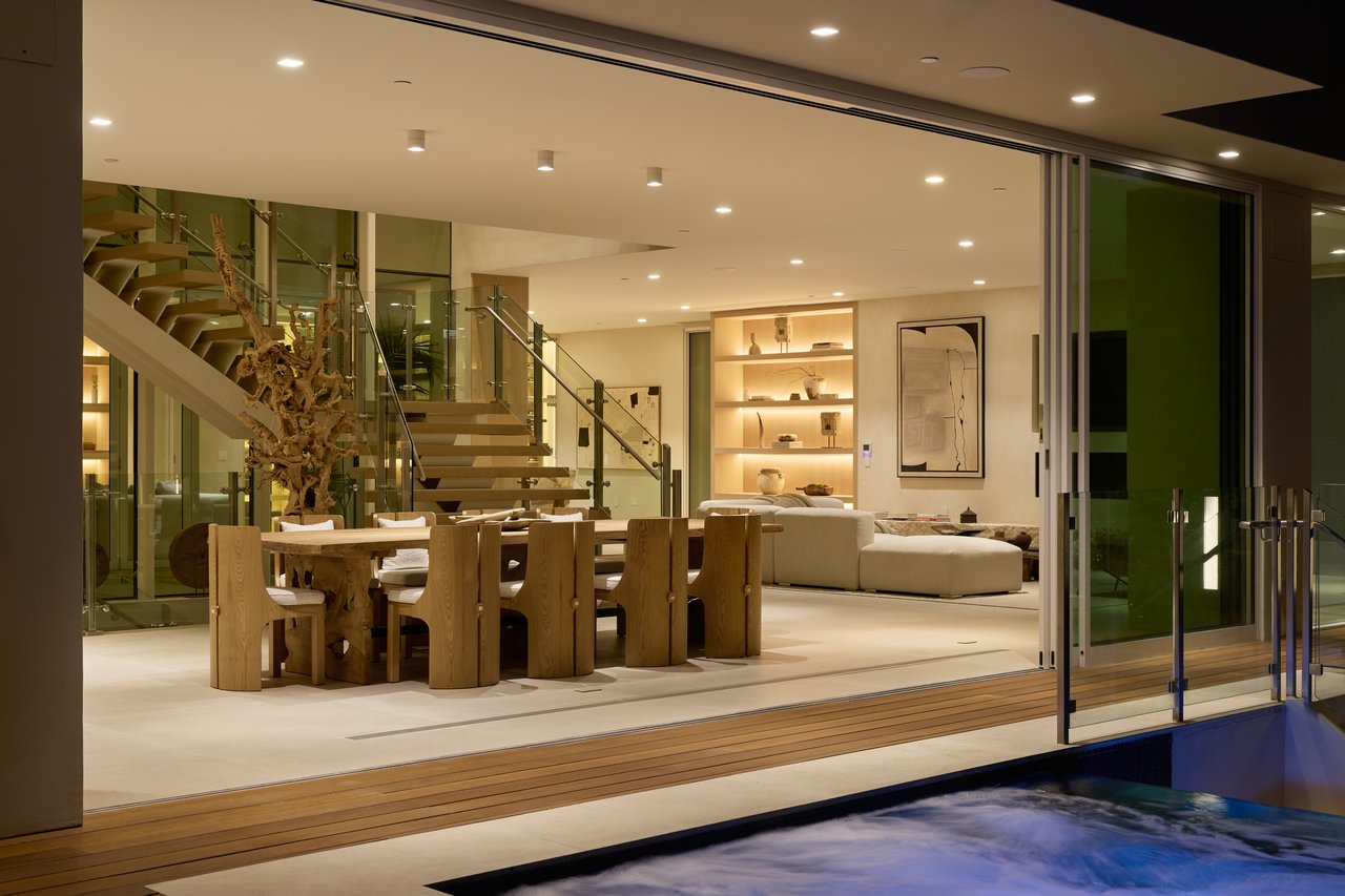 1615 Blue Jay Way, Bird Streets