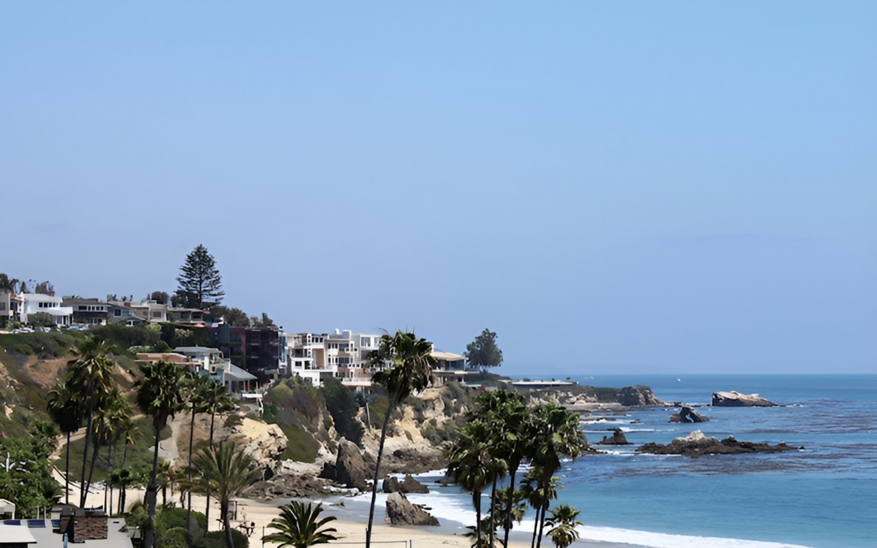 Hidden Gem for Orange County Locals - Corona del Mar State Beach - Awe-inspiring Views and Stunning Sights