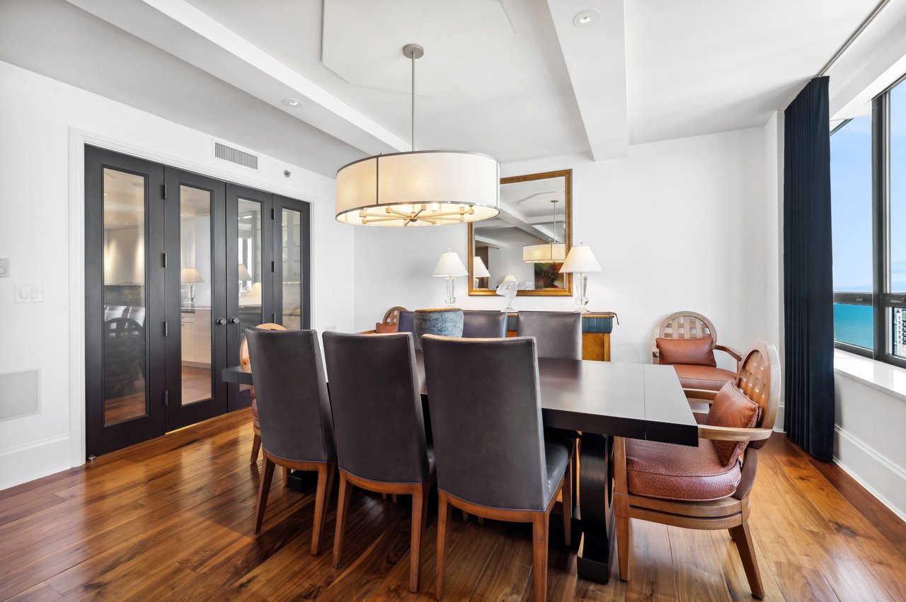 180 East Pearson Unit: 5902