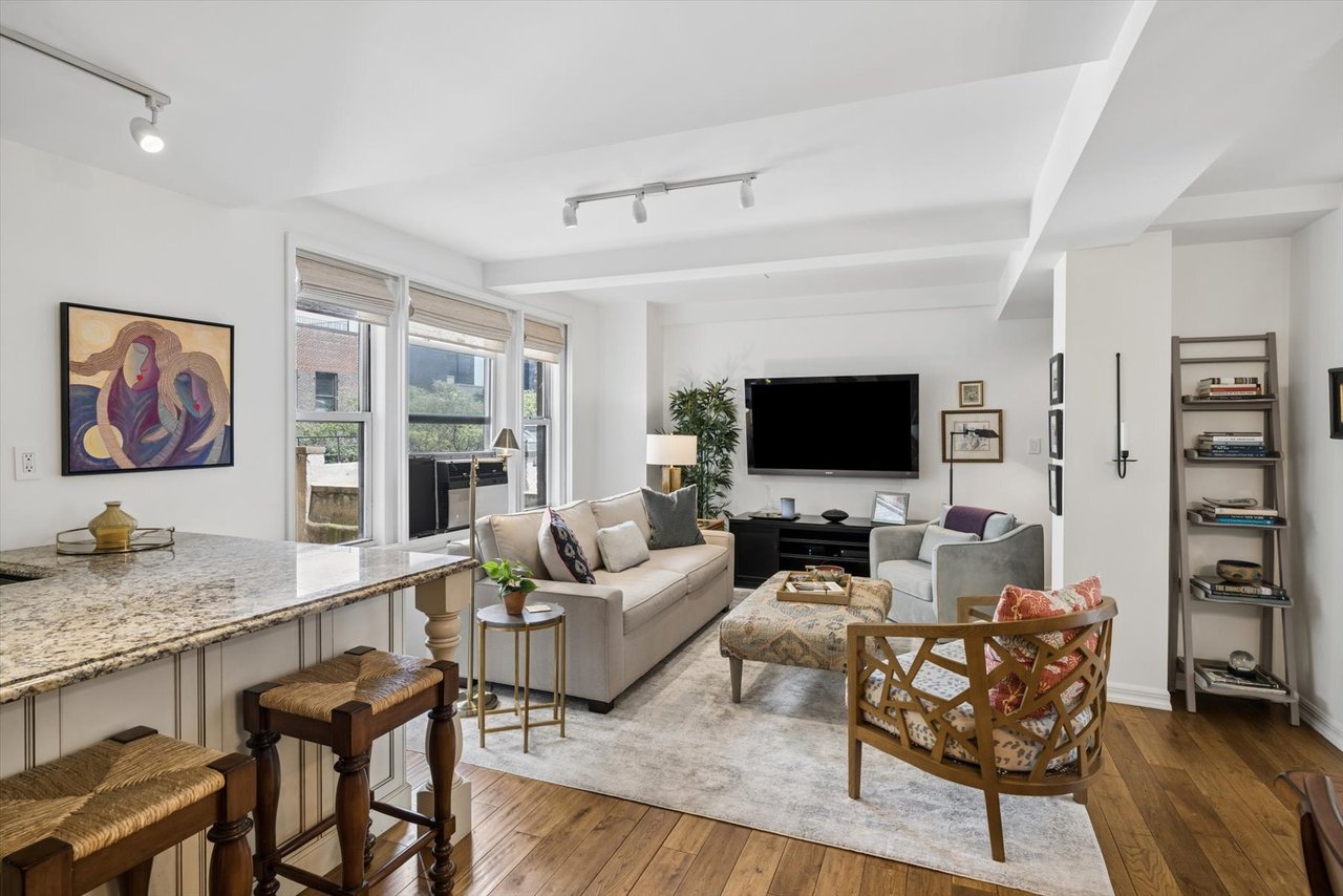 Homes for Sale in Manhattan and Brooklyn