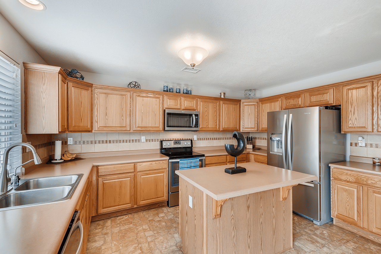 Just Listed: Well Kept Home in Commerce City