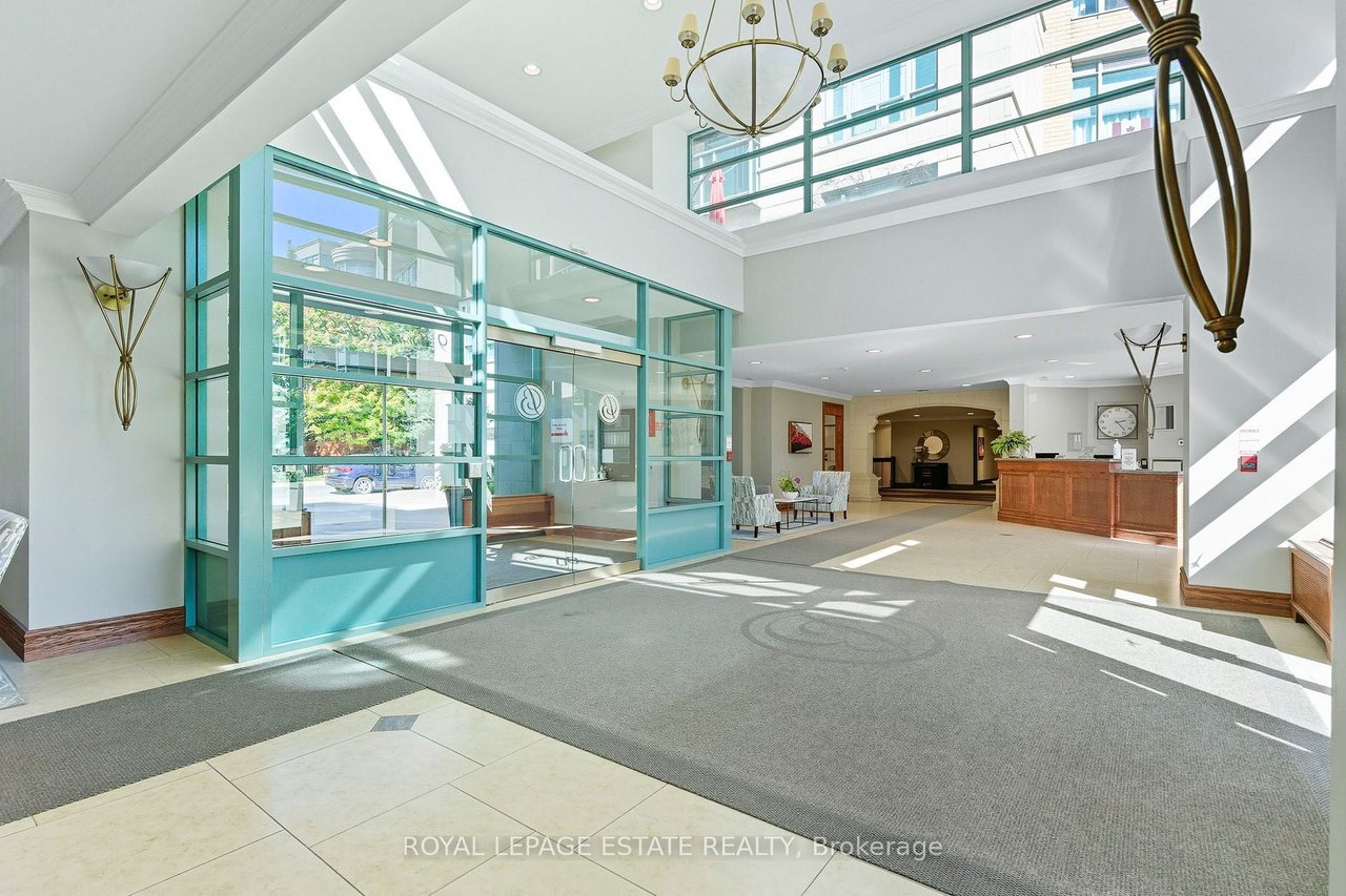 PENTHOUSE MADE FOR WATERFRONT LIVING