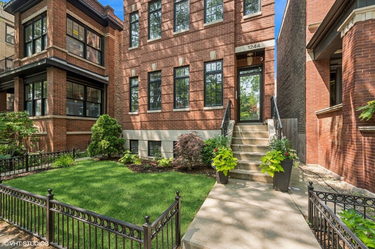 1244 W Cornelia Unit 1 