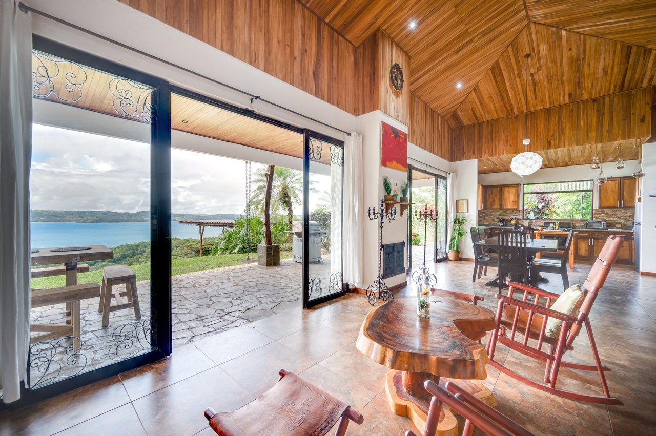 Casa Blanca | Multi-Villa Estate with Lake Views - Nuevo Arenal