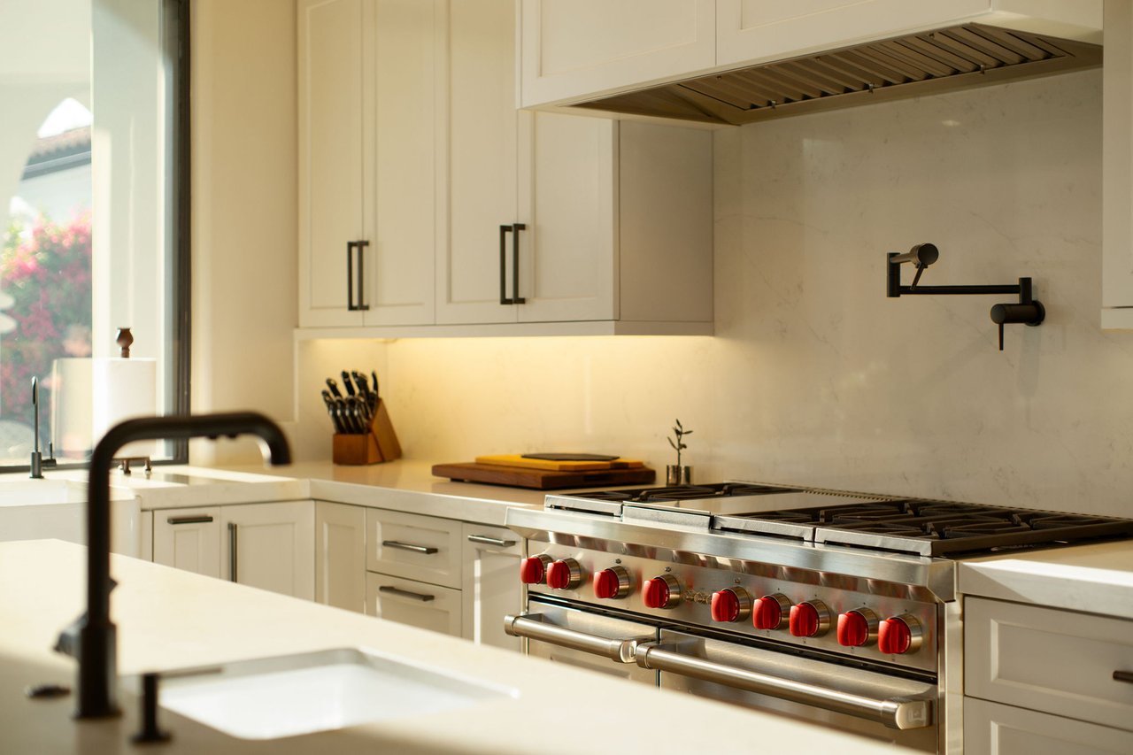 7115 E FOOTHILL Drive