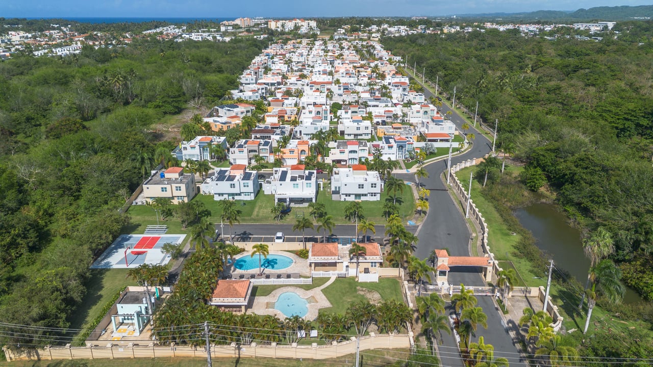 Cond. Villas del Mar Beach Resort | Loíza, P.R. 