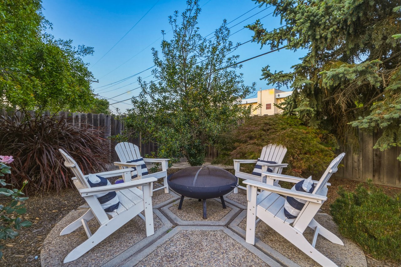 972 Emerald Way
