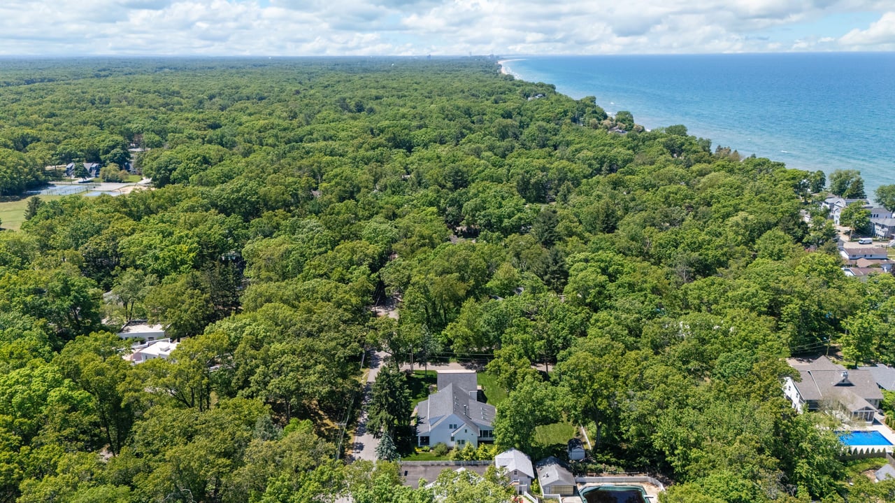 47118 Oak Avenue, Grand Beach, MI 49117