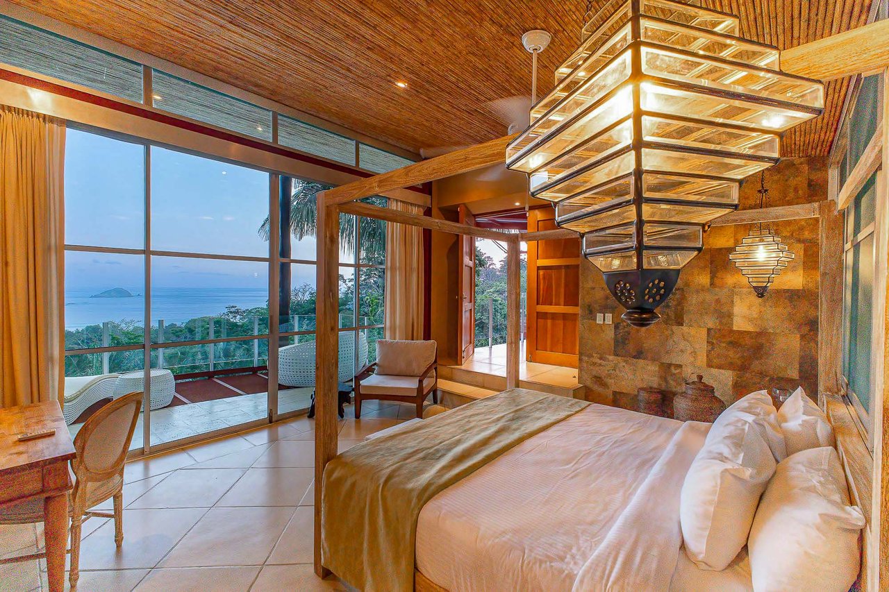 Casa Fantastica Luxury Mountain and Ocean View Villa