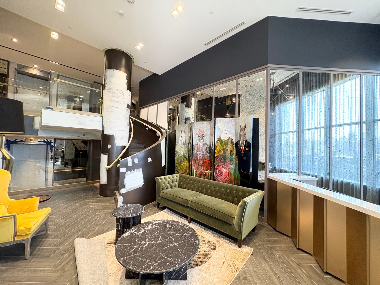 395 Dundas Street W Unit: 223
