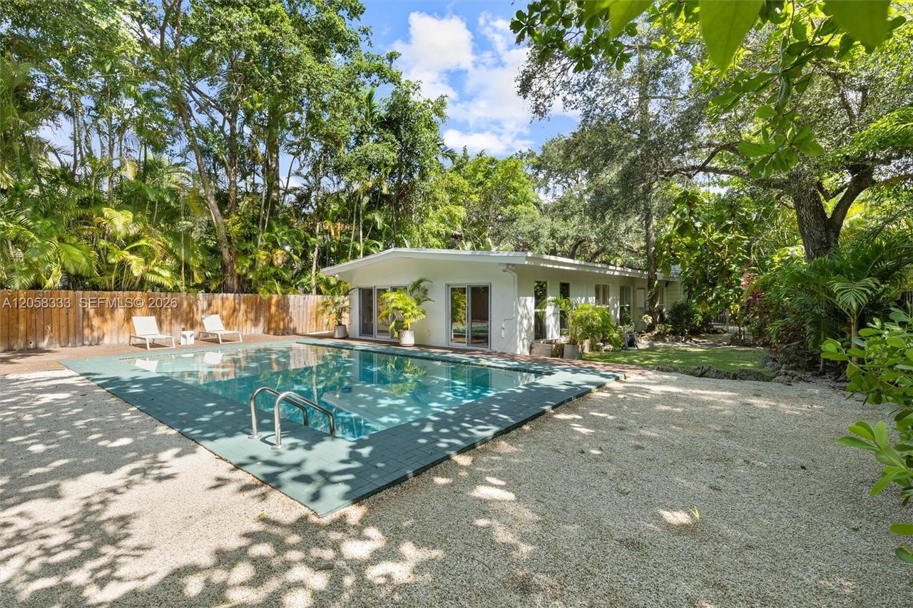 3700 Loquat Ave MIAMI, FL 33133-5618