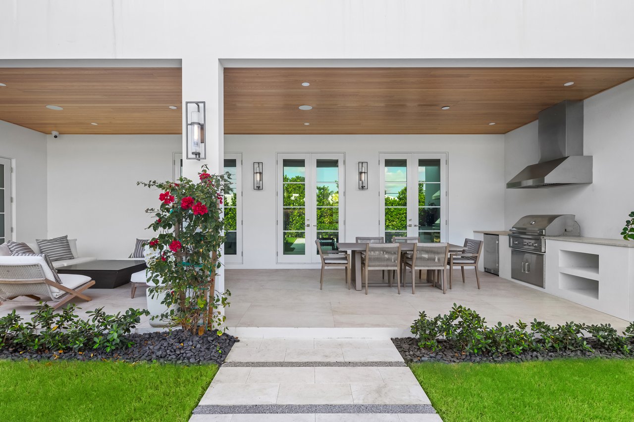 Coastal Contemporary New Build in Soso