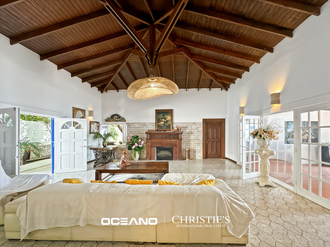 POINT BLANCHE – 5-Bedroom Villa